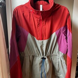 Lululemon color block pullover windbreaker size 10